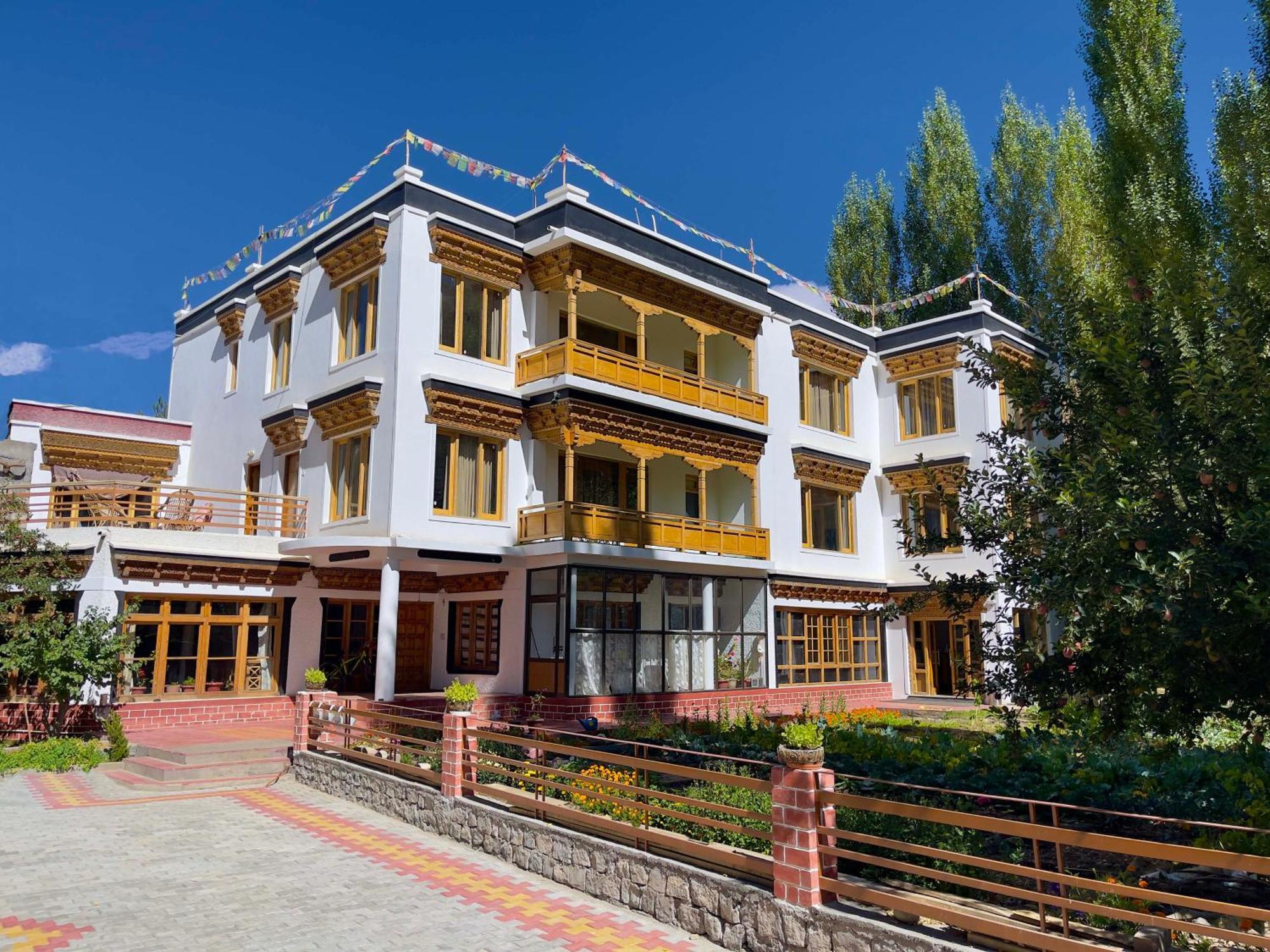 Rock Castle Residency Hotel Leh Ngoại thất bức ảnh