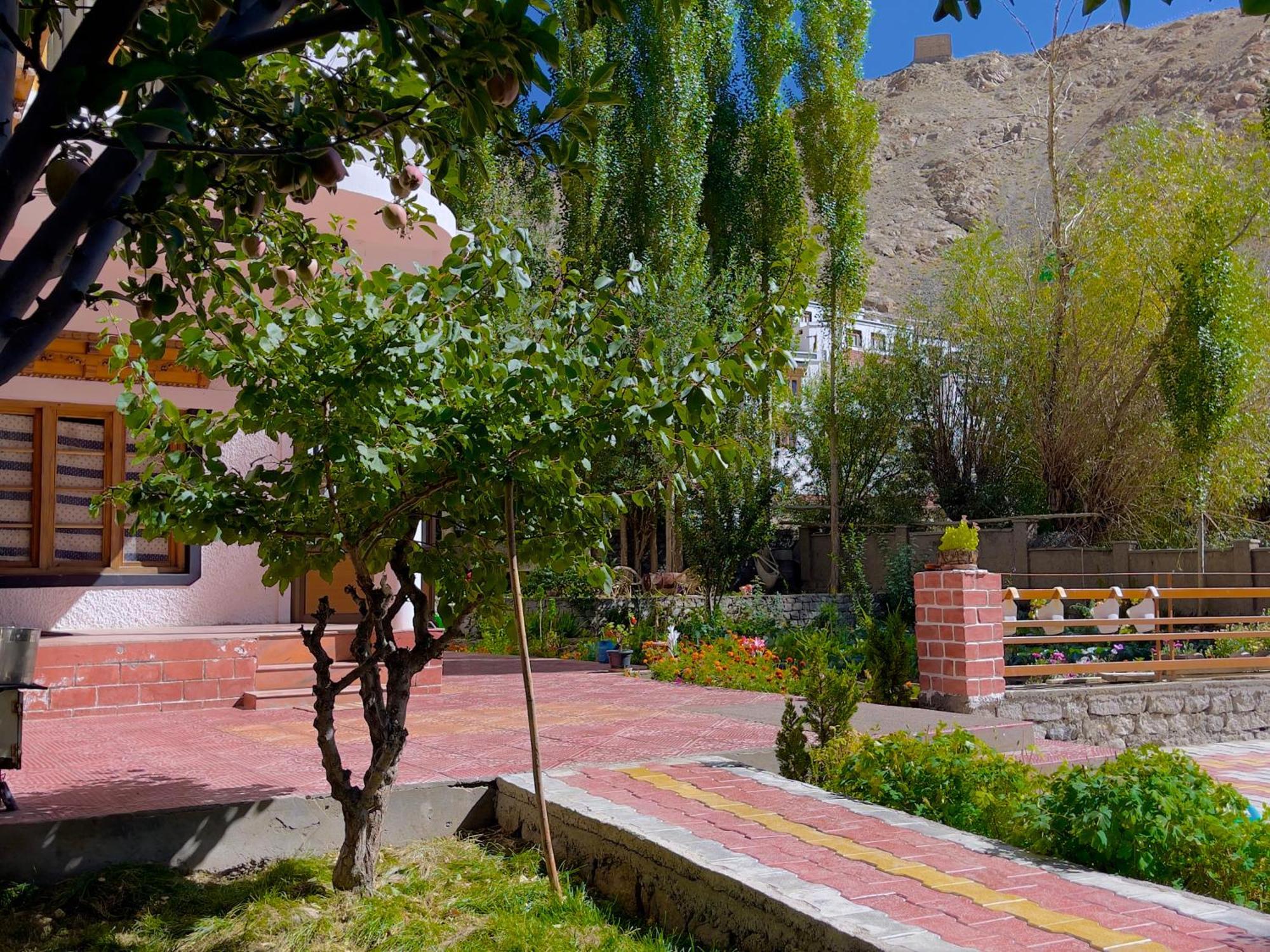 Rock Castle Residency Hotel Leh Ngoại thất bức ảnh